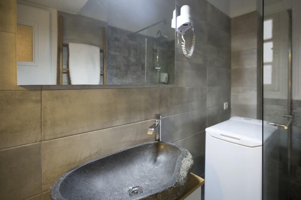 Photo of Bathroom in Plaka