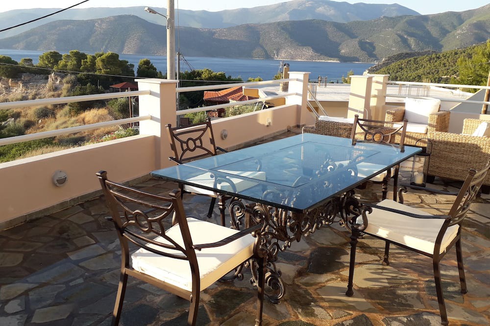 Photo of Patio Balcony in Platistomo