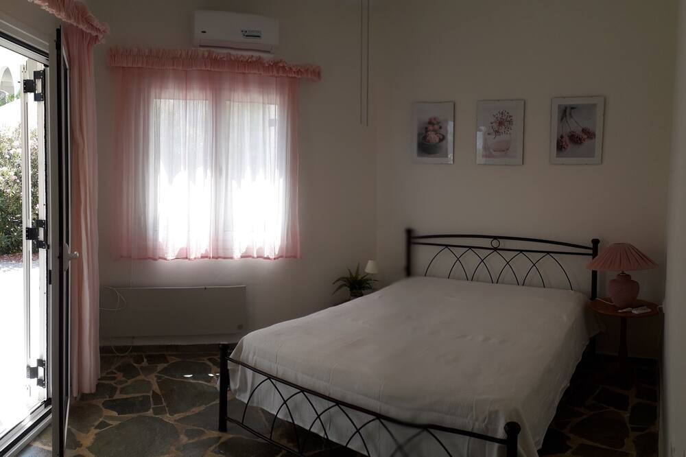 Photo of Bedroom in Platistomo