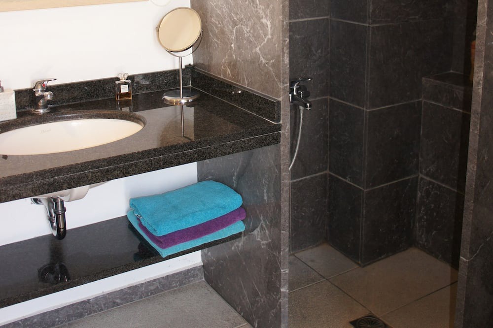 Photo of Bathroom in Faistos
