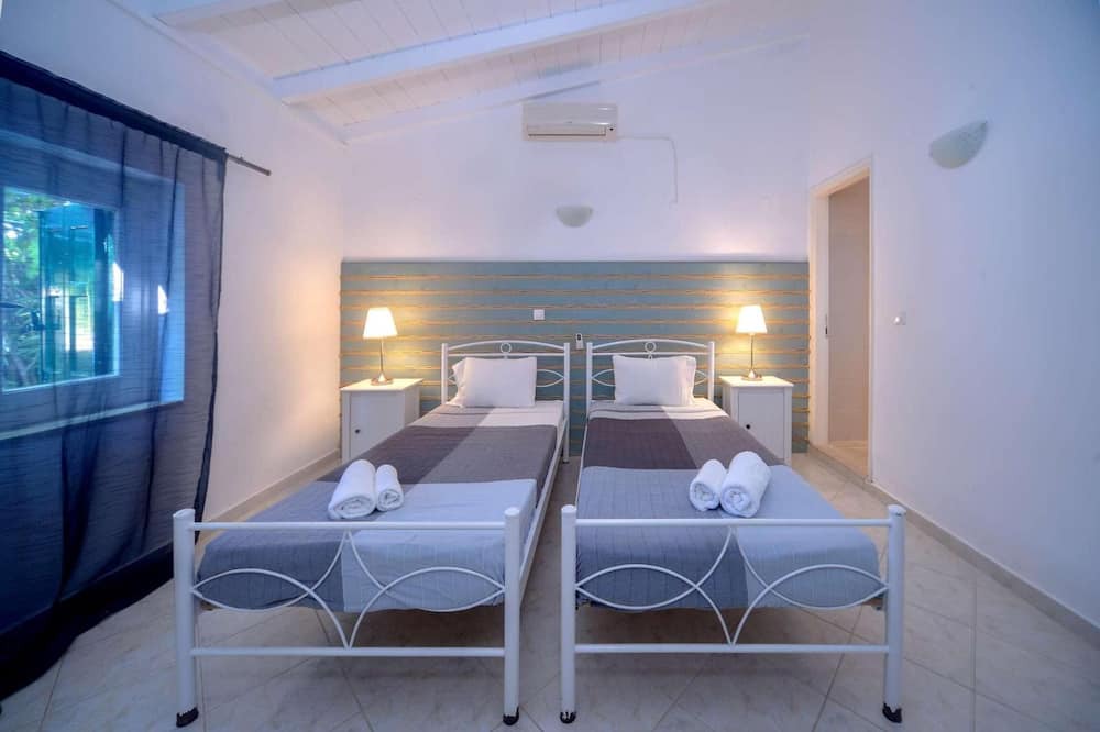 Photo of Bedroom in Longos