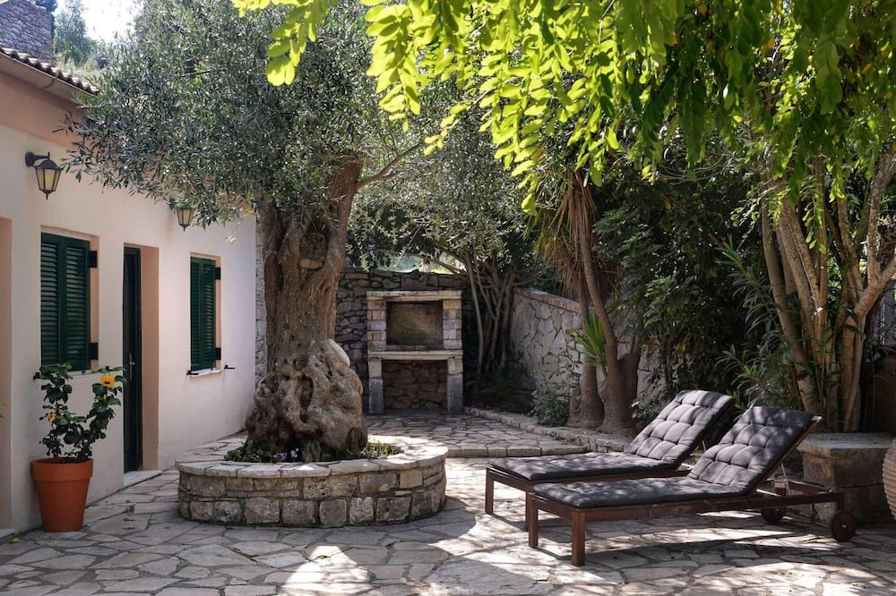Photo of Outdoor in Longos