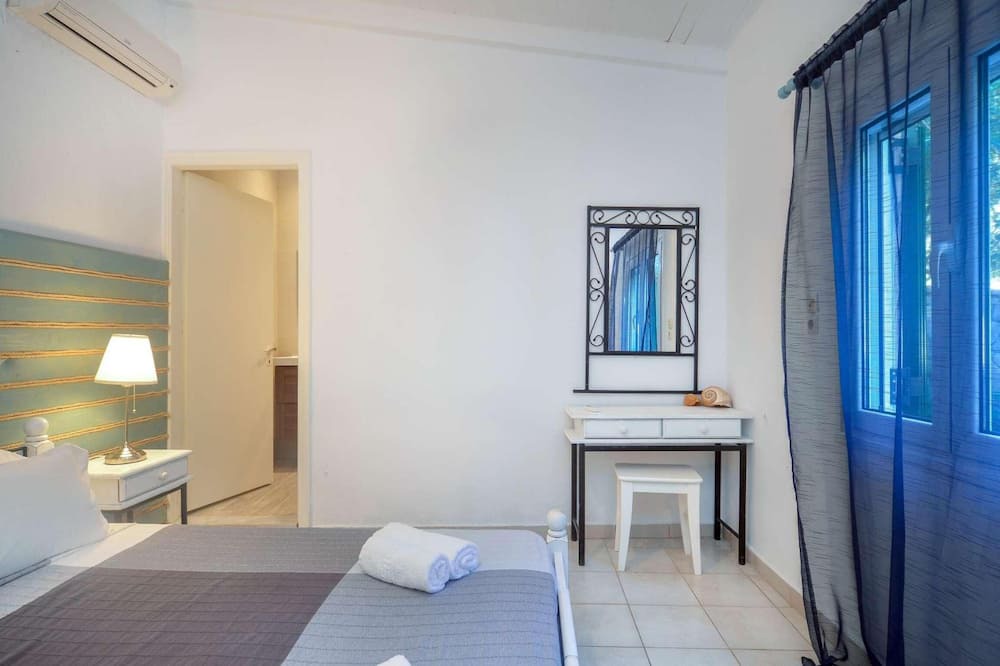 Photo of Bedroom in Longos