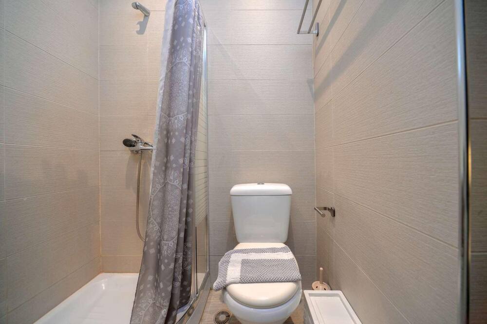 Photo of Bathroom in Longos