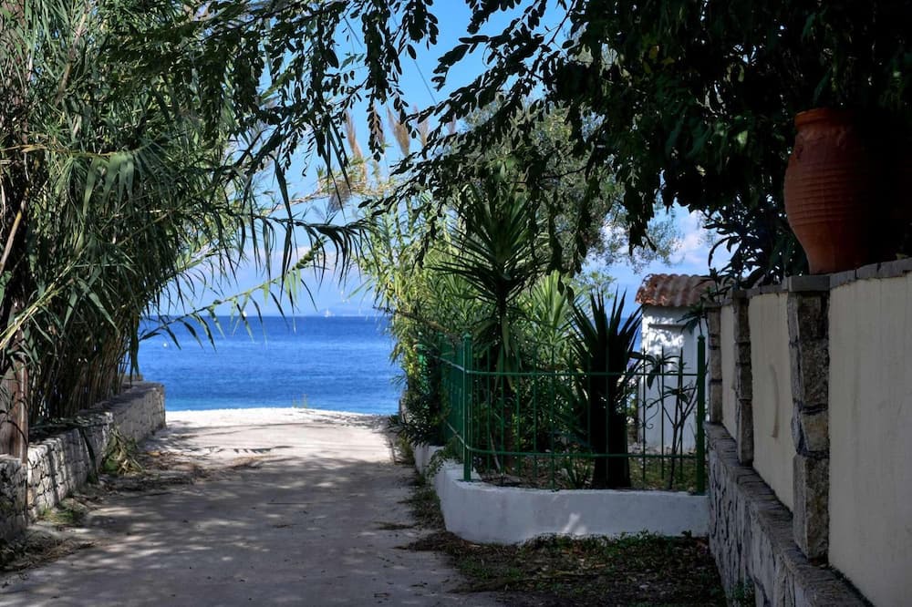 Photo of Outdoor in Longos