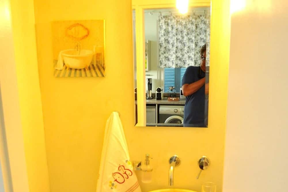 Photo of Bathroom in Psathi