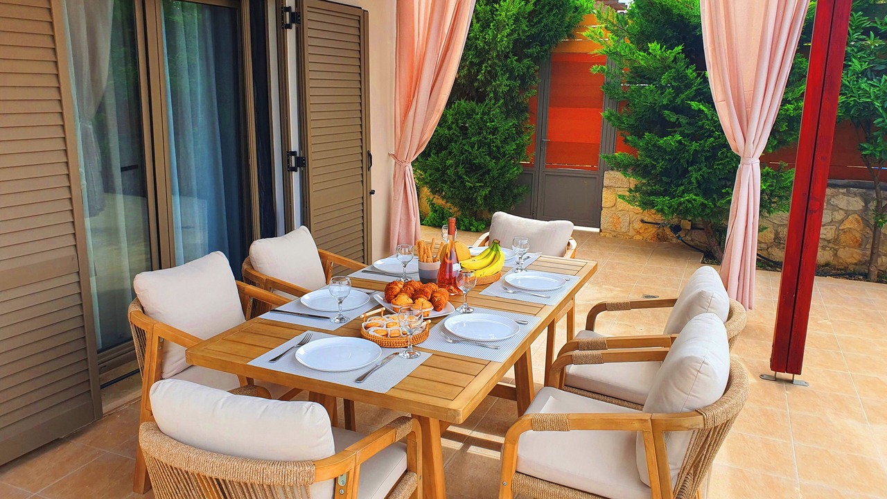 Photo of Patio Balcony in Pikris