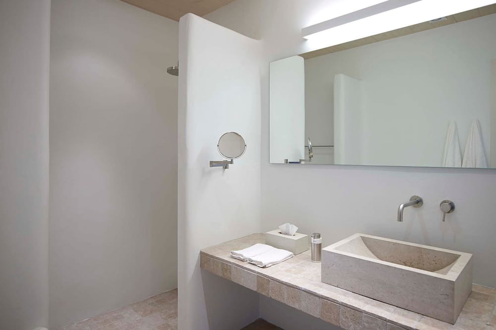 Photo of Bathroom in Paraga