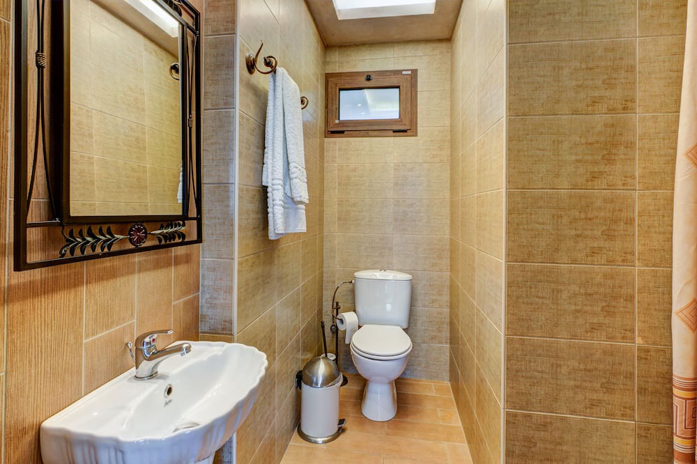 Photo of Bathroom in Prina