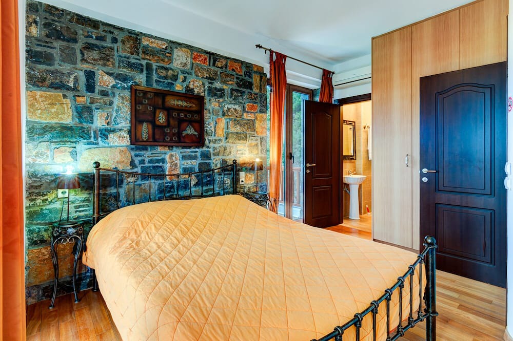 Photo of Bedroom in Prina