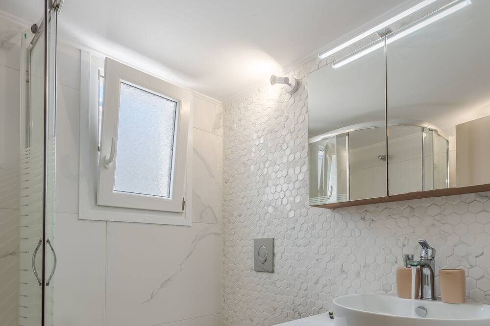 Photo of Bathroom in Apollonia