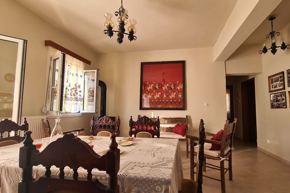 Photo of Livingroom in Anogia
