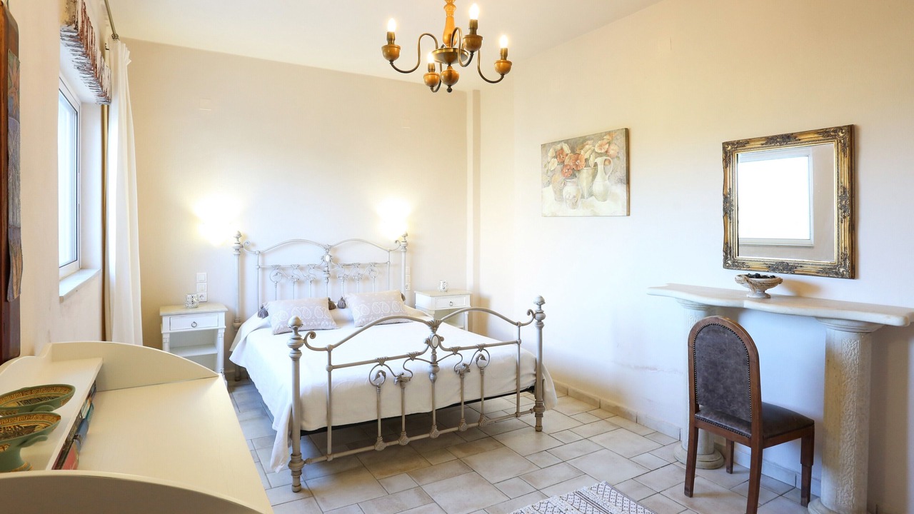 Photo of Bedroom in Faistos