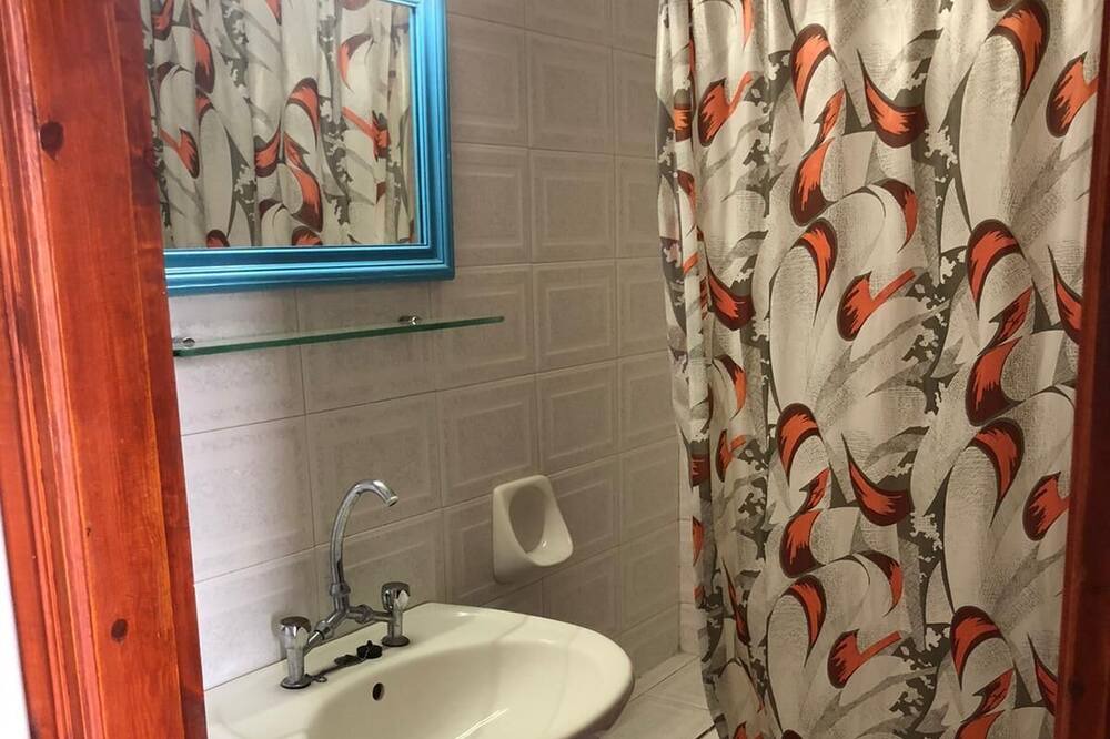 Photo of Bathroom in Esperion