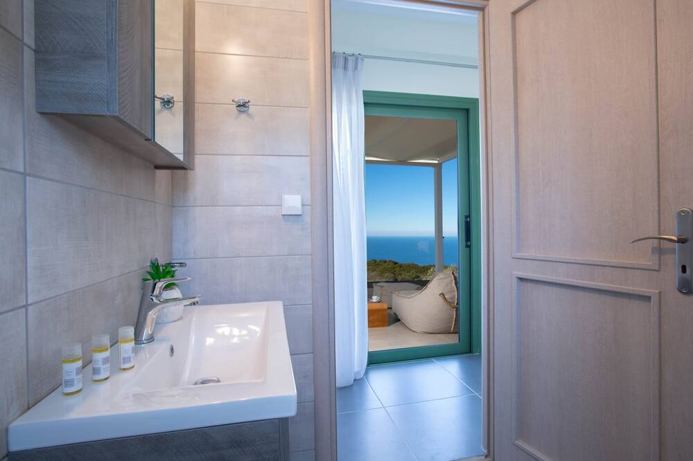 Photo of Bathroom in Kalamitsi