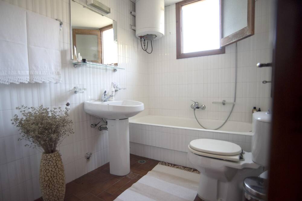 Photo of Bathroom in Manna