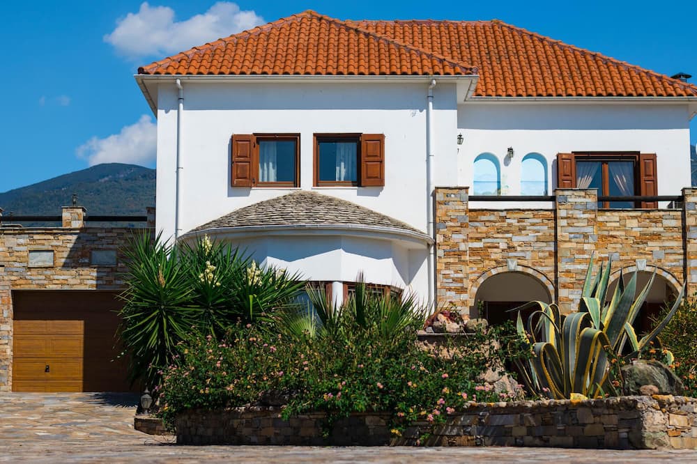 Photo of Outdoor in Artemida