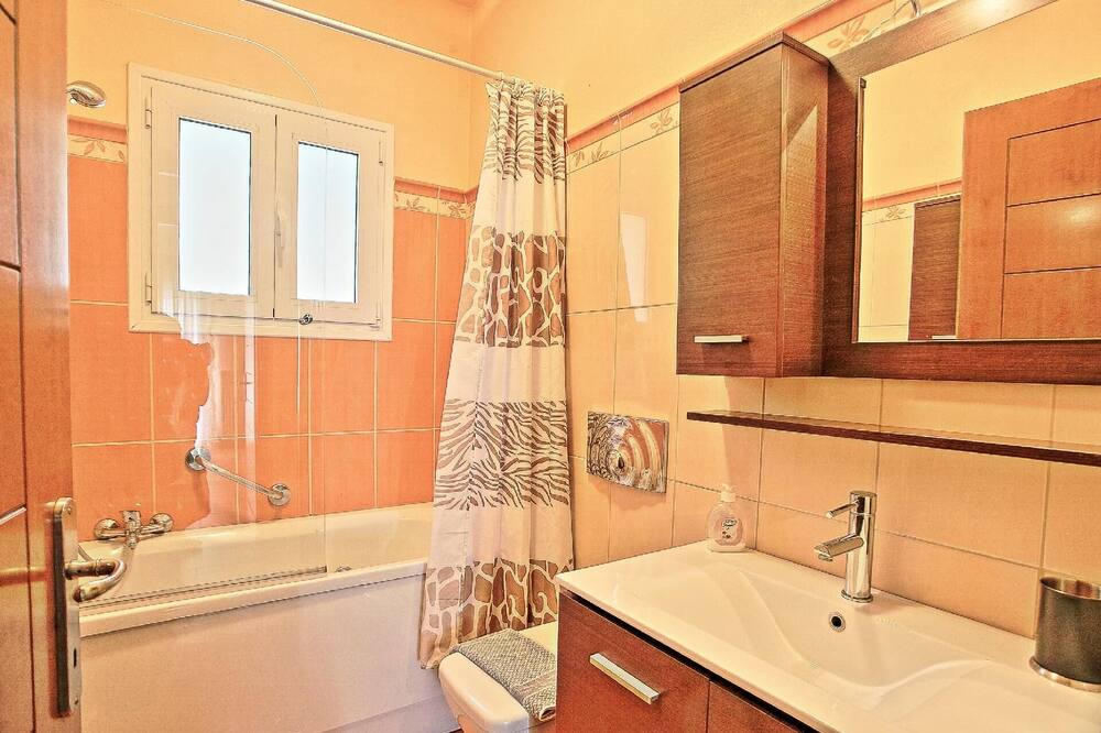 Photo of Bathroom in Barbati