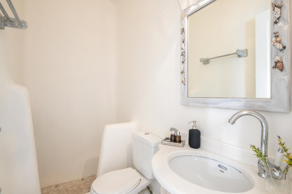 Photo of Bathroom in Kanalia