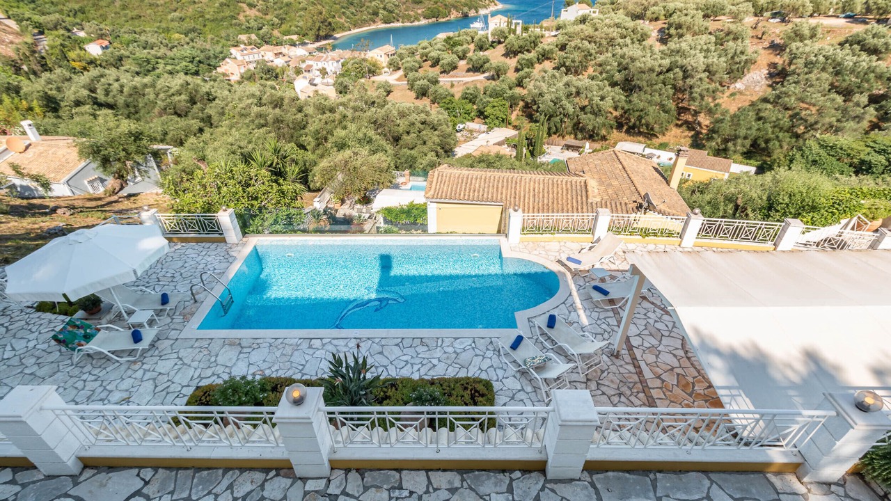 Photo of Bathroom in Agios Stefanos Avliotes