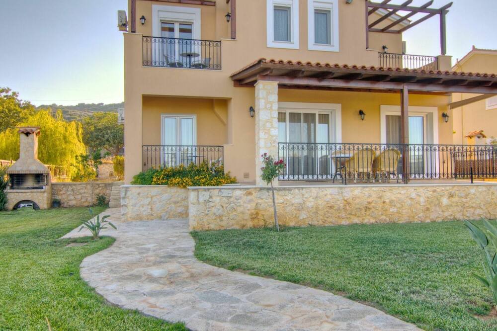 Photo of Outdoor in Gerani