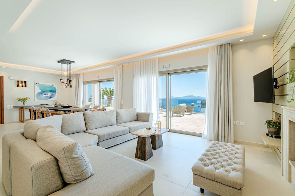 Photo of Livingroom in Kalami