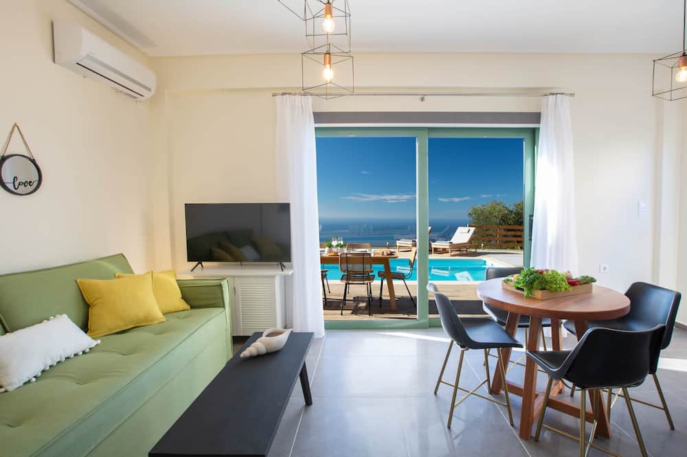 Photo of Livingroom in Kalamitsi