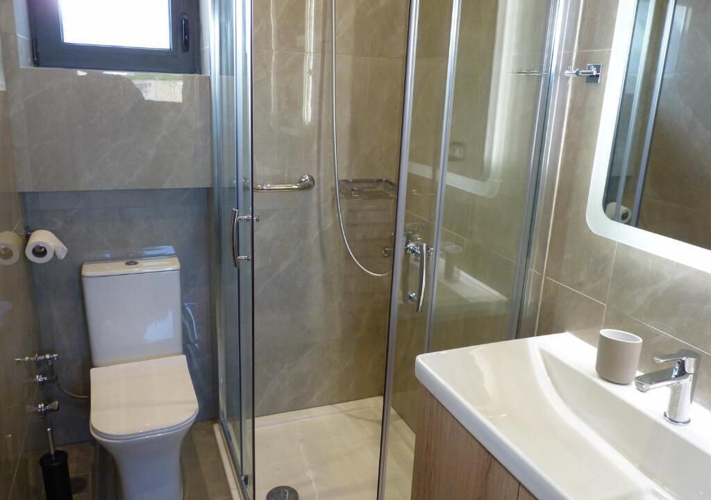 Photo of Bathroom in Larissa