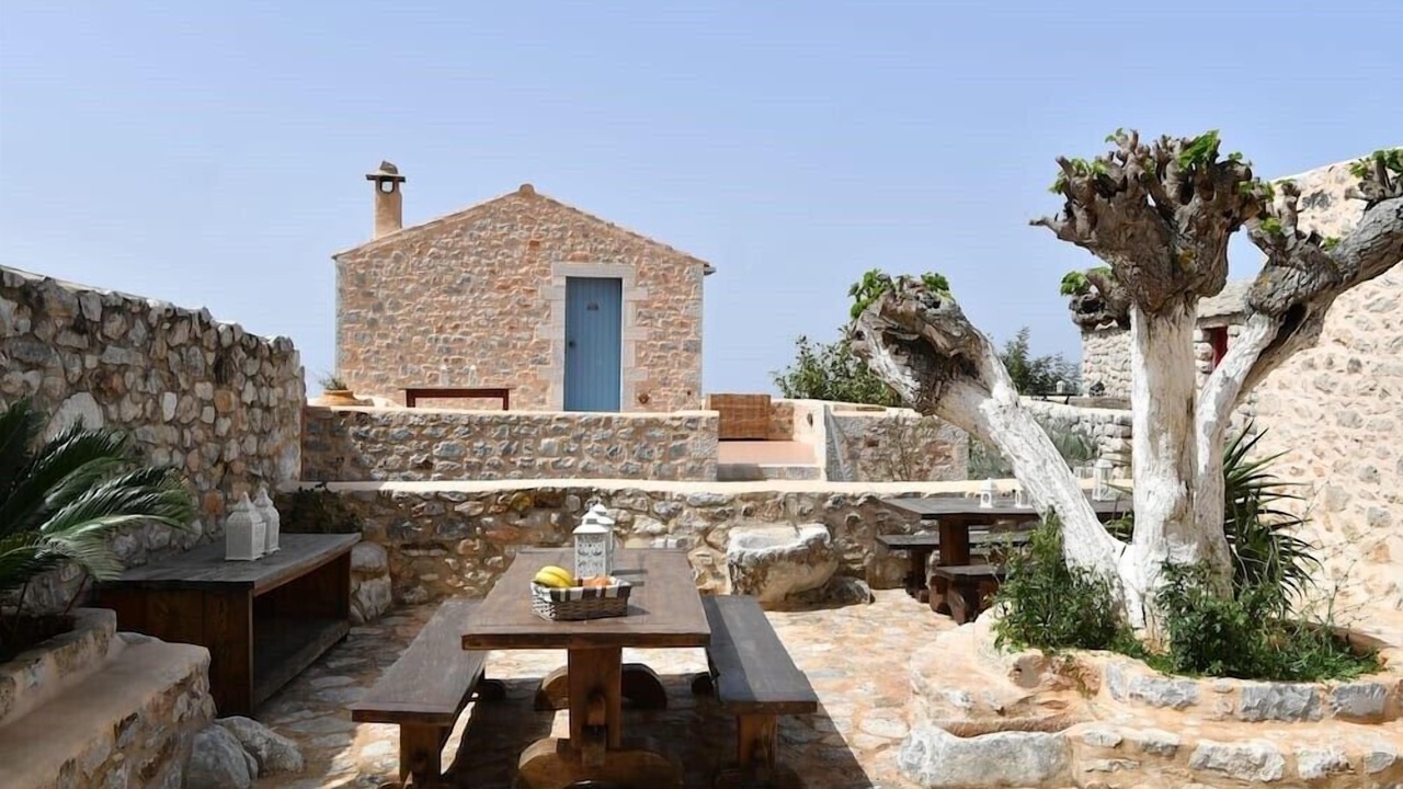 Photo of Outdoor in Omales