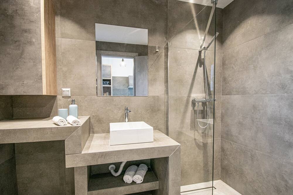 Photo of Bathroom in Nea Iraklia