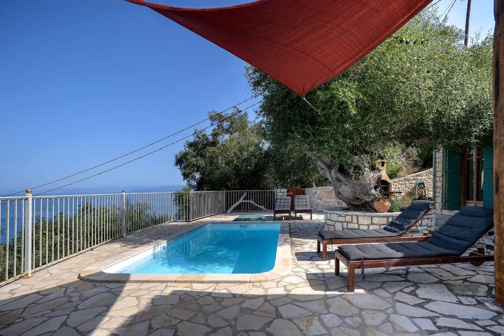 Photo of Outdoor in Longos