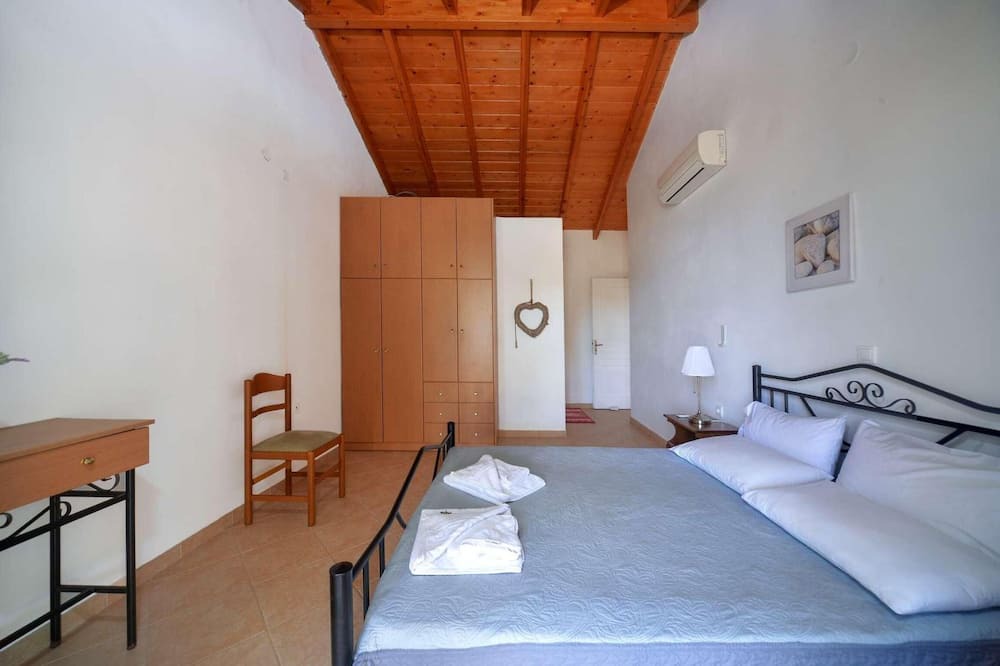 Photo of Bedroom in Longos