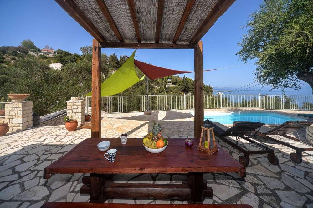 Photo of Patio Balcony in Longos