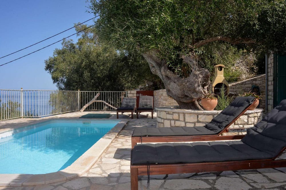 Photo of Outdoor in Longos