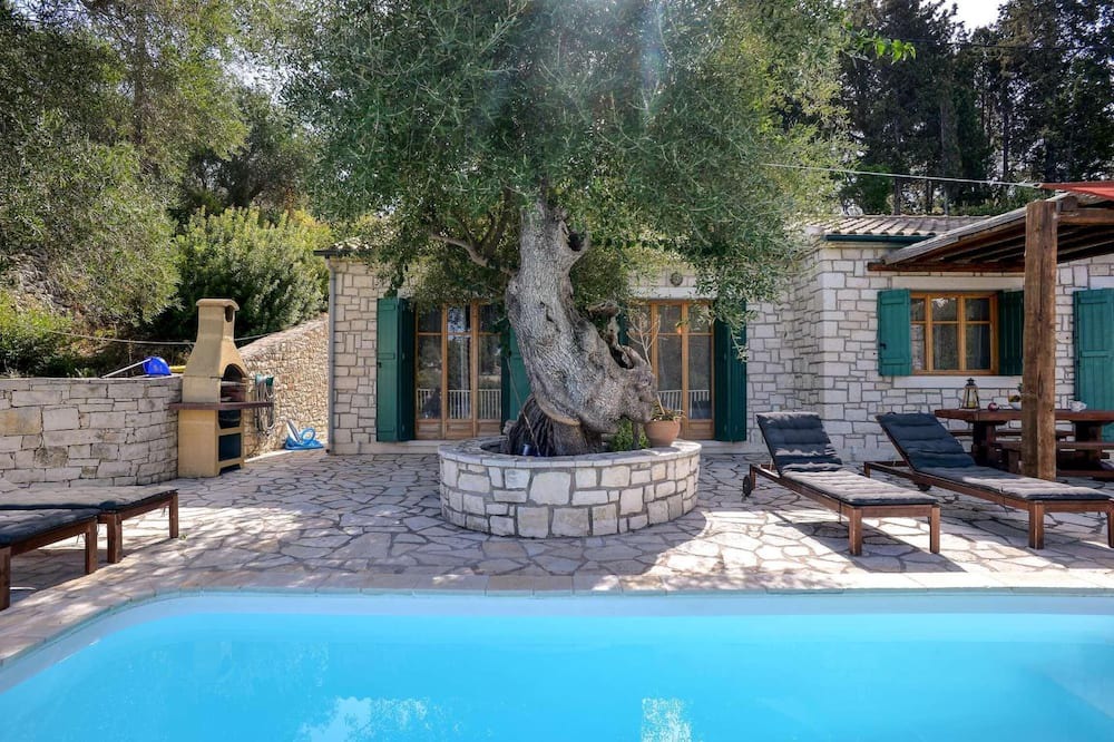 Photo of Outdoor in Longos
