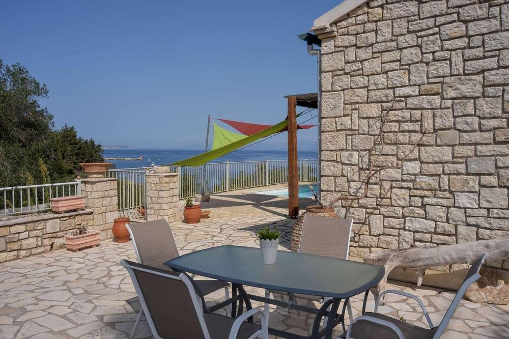 Photo of Patio Balcony in Longos