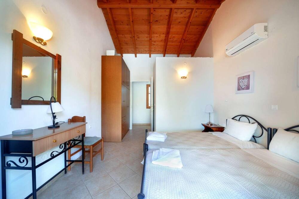 Photo of Bedroom in Longos