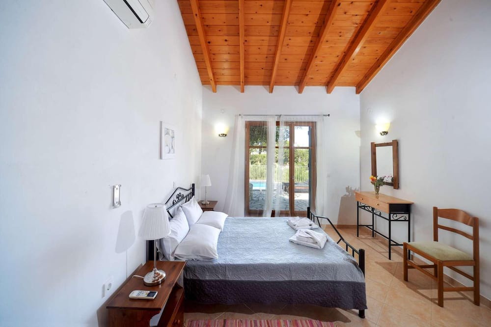 Photo of Bedroom in Longos