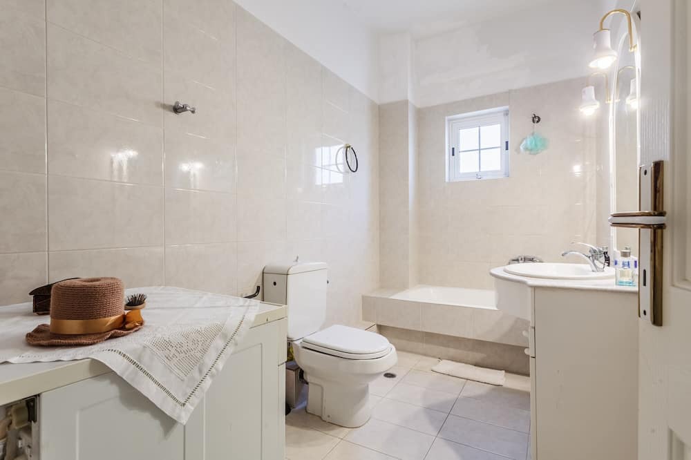 Photo of Bathroom in Petalidi