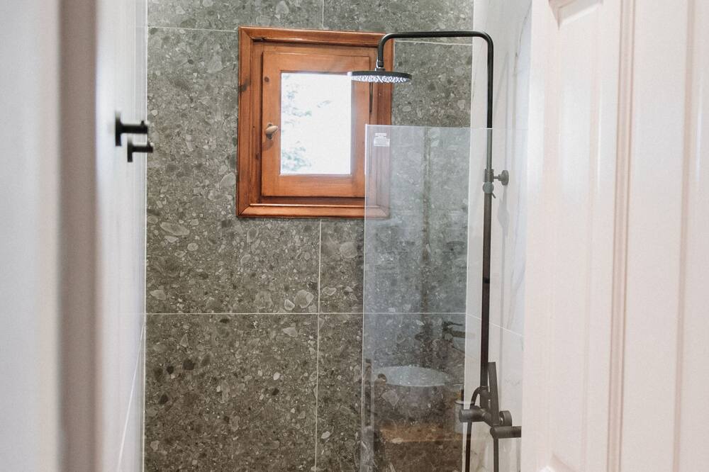 Photo of Bathroom in Mouresi