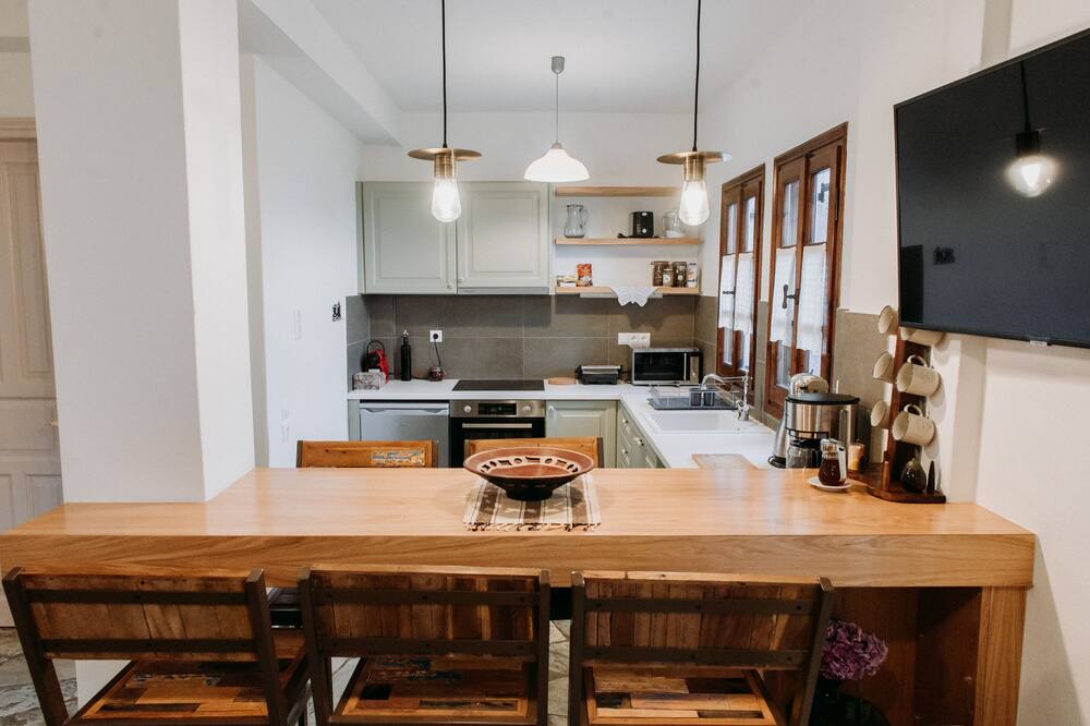 Photo of Kitchen in Mouresi