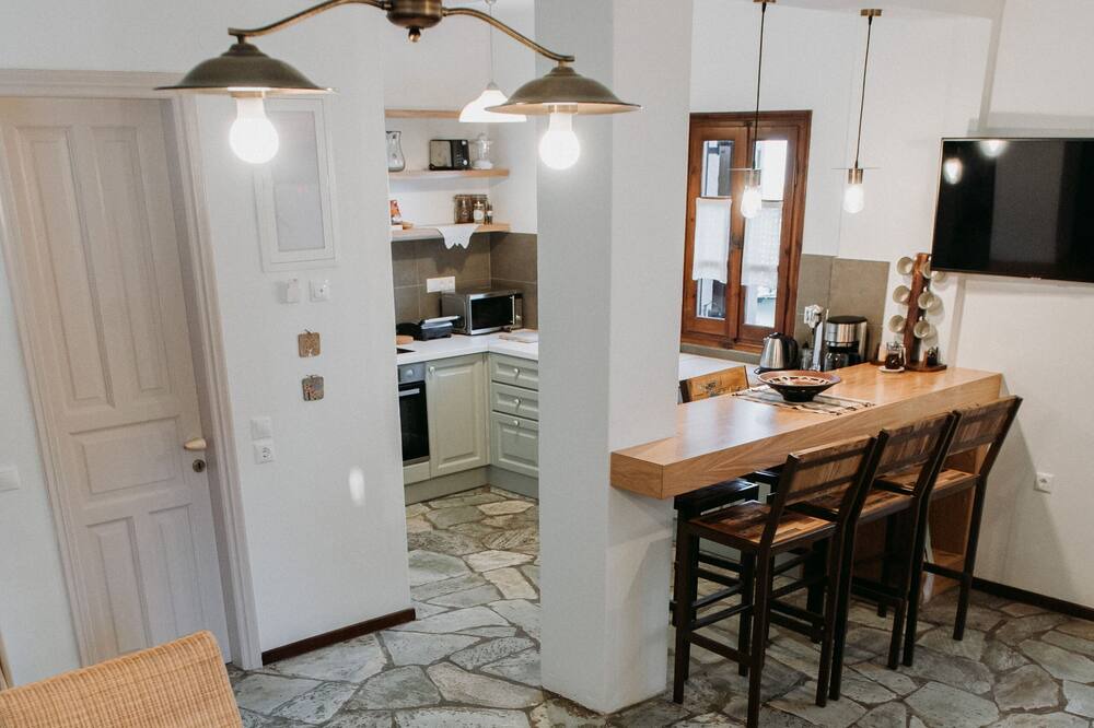 Photo of Kitchen in Mouresi