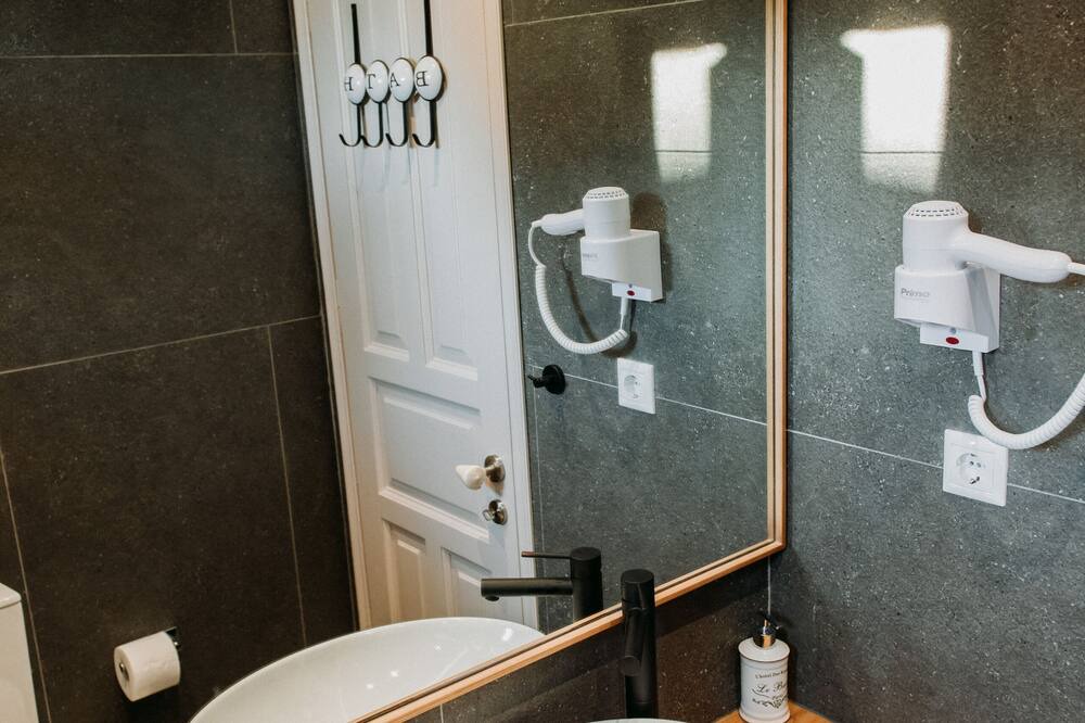 Photo of Bathroom in Mouresi
