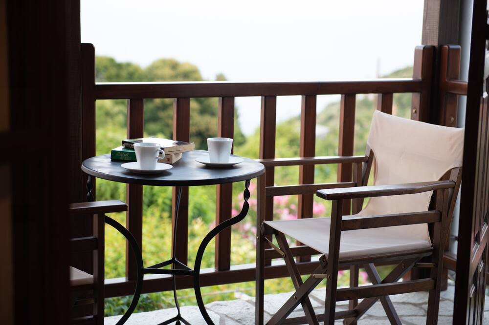 Photo of Patio Balcony in Mouresi