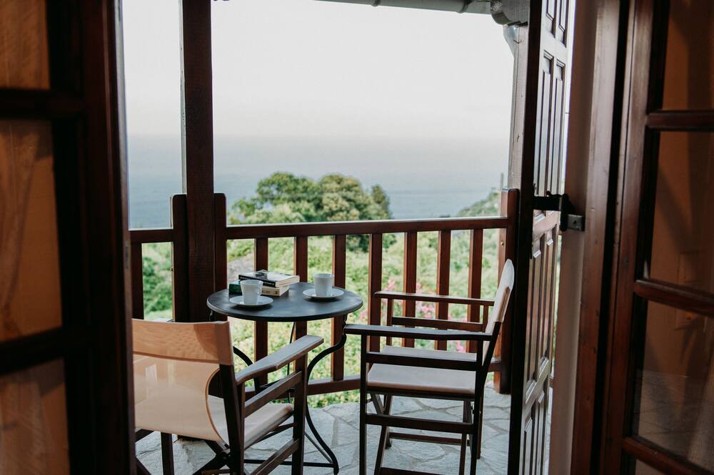 Photo of Patio Balcony in Mouresi