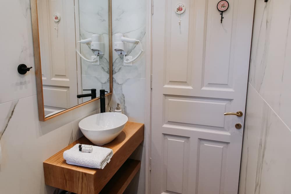 Photo of Bathroom in Mouresi