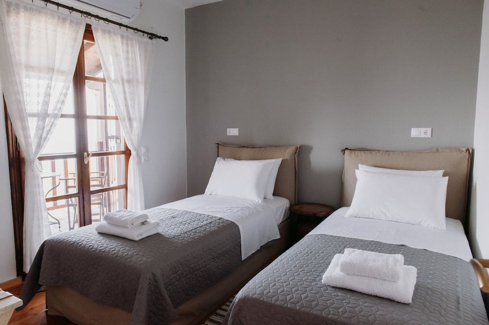 Photo of Bedroom in Mouresi