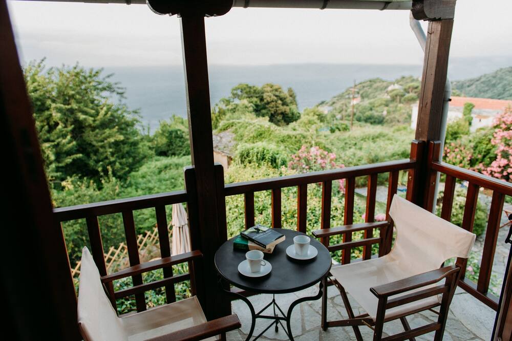 Photo of Patio Balcony in Mouresi