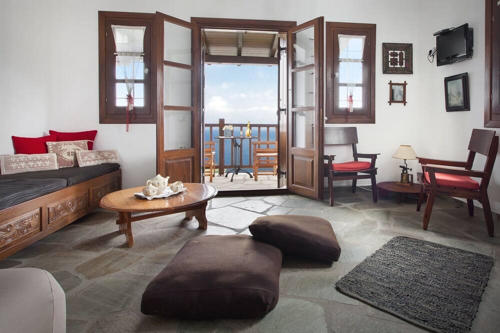 Photo of Livingroom in Mouresi