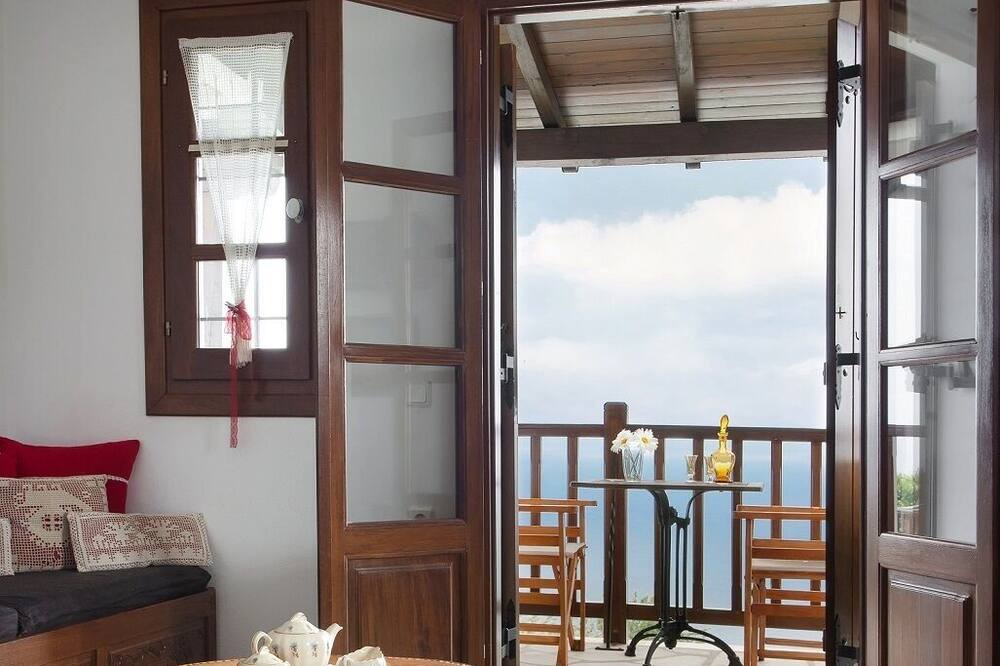 Photo of Livingroom in Mouresi